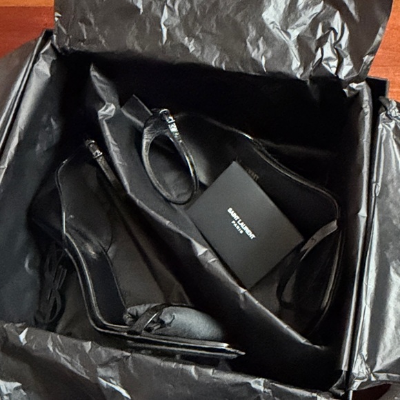 Saint Laurent Black Patent Leather Heels - Picture 8 of 9